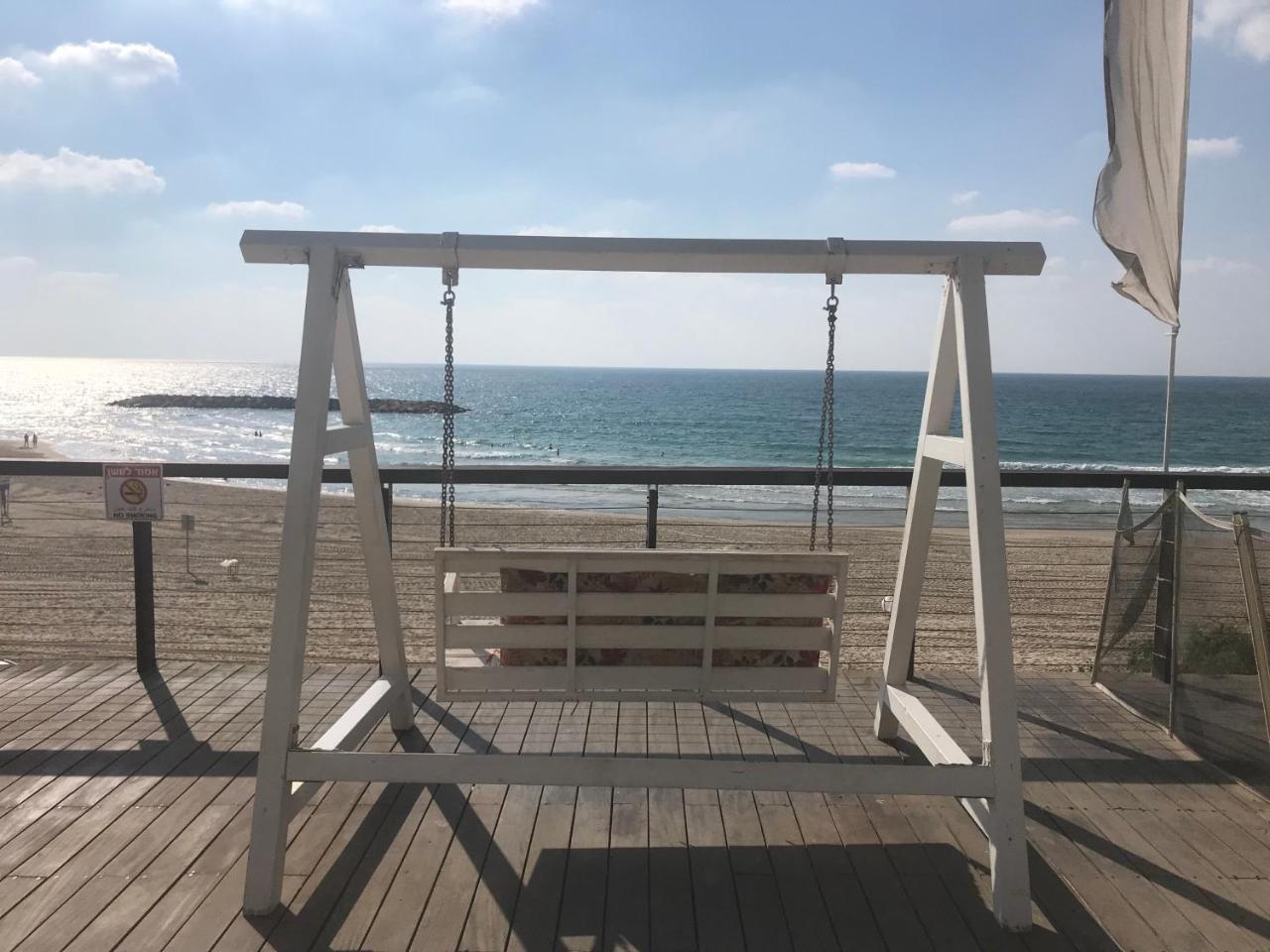 Beach Apartment- Breathtaking Views With Bomb Shelter Herzelia Dış mekan fotoğraf